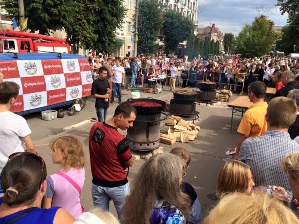 У Луцьку приготують 300 літрів борщу. ФОТО