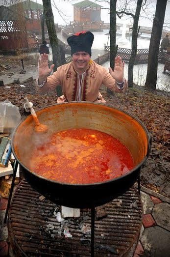 У Луцьку приготують 300 літрів борщу. ФОТО