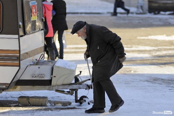 Віче на луцькому Євромайдані. ФОТО