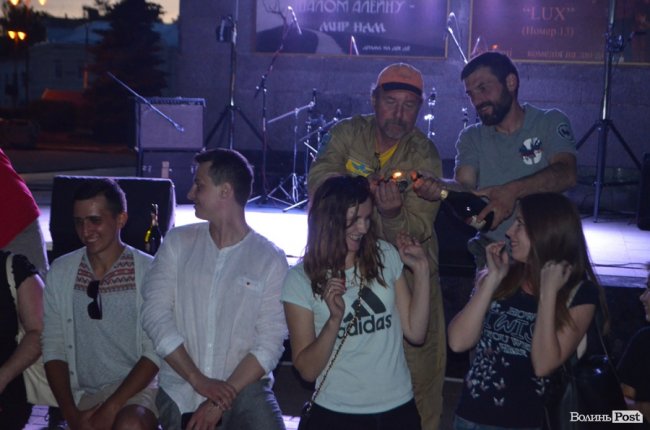 Гігантські кулі над вечірнім містом: у Луцьку – фестиваль «Aerosfera». ФОТО