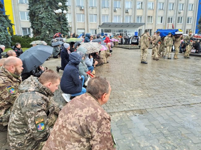 Навіки 43: у Ковелі попрощалися з полеглим зенітником