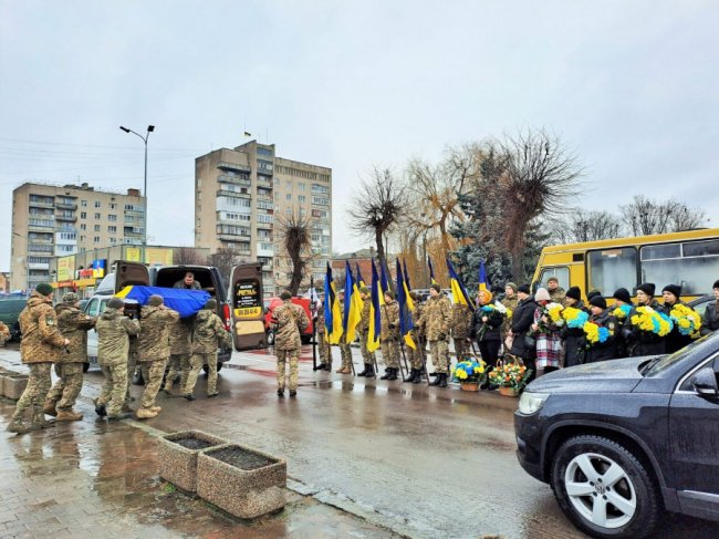 Навіки 43: у Ковелі попрощалися з полеглим зенітником