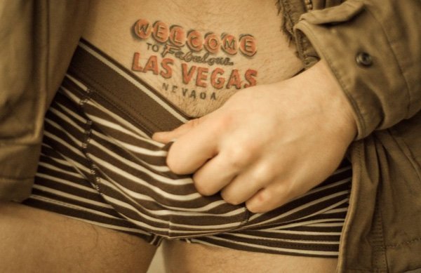 Півсотні людей проїхалося в київському метро без штанів. ФОТО. ВІДЕО