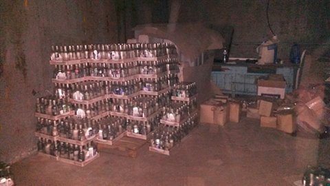 У Луцьку виявили склад з підробленою горілкою. ФОТО