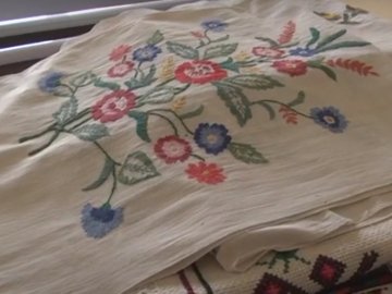 У луцькому музеї оцифровують рушники. ВІДЕО