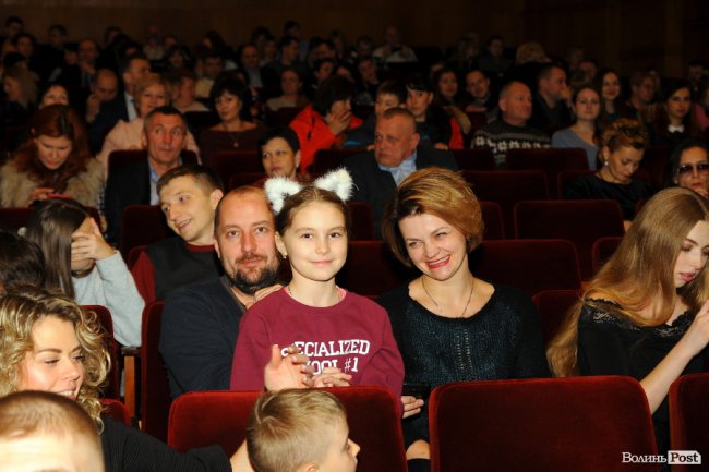 Як на концерті Олега Скрипки в Луцьку збирали гроші на церкву. ФОТО