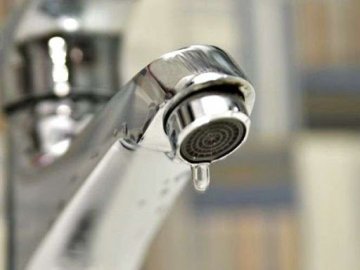 Через аварію у центрі Луцька немає води