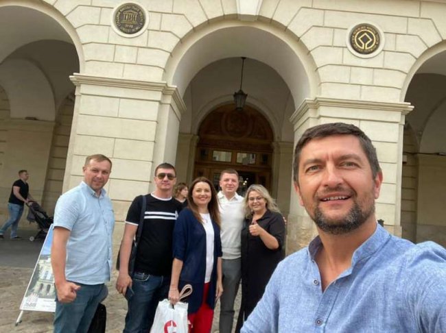 «Місцеві партії показали свою силу»: луцькі «СВІДОМІ» та львівська «Варта» провели робочу зустріч