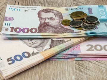 В Україні хочуть ввести новий податок на покупки: хто і за що платитиме