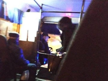 «Чи не в'їб*лася в сосну»: у Луцьку водій маршрутки обматюкав пасажирку. ФОТО