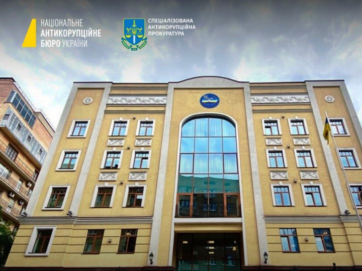 Прецедент: в Україні суддя втратив посаду за спілкування з адвокатом