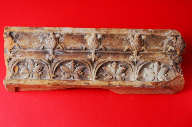 «Такою колекцією може пишатися будь-який музей»: показали унікальні знахідки з розкопок у луцьких підземеллях. ФОТО