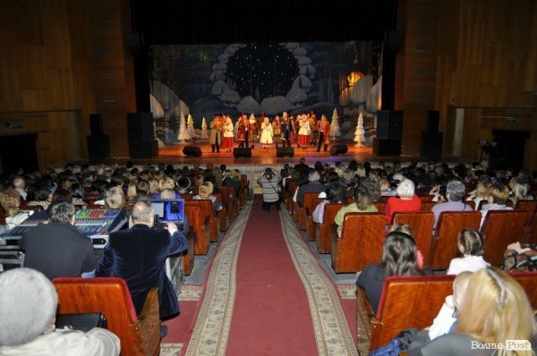 «Коляда з Тетяною Ціхоцькою»: фото благодійного концерту