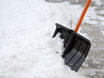 Гунчик розкритикував Луцькраду через нерозчищені від снігу двори