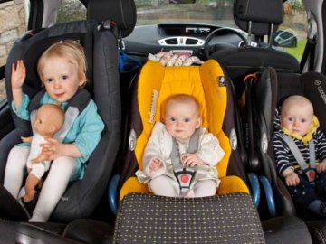 Стало відомо, коли почнуть штрафувати за перевезення дітей без автокрісел