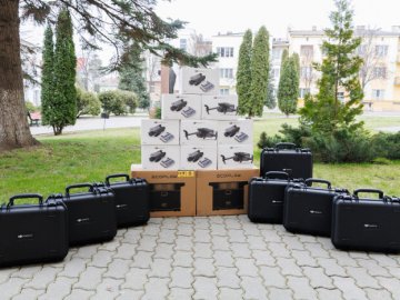 Із Луцька військовим передали чималу партію дронів