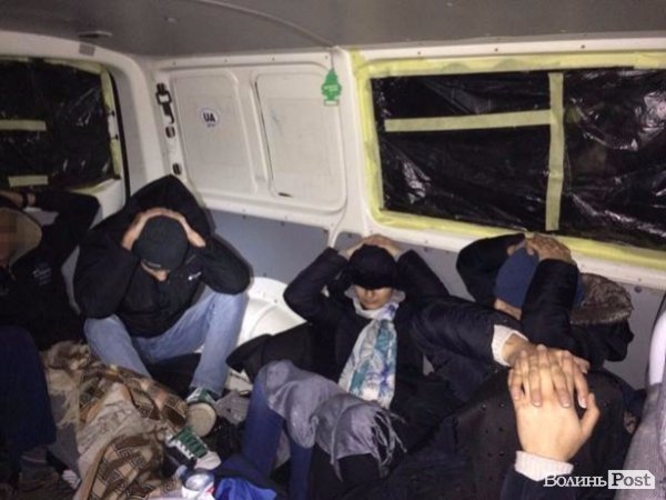 Двоє волинян нелегально переправляли громадян Афганістану до ЄС