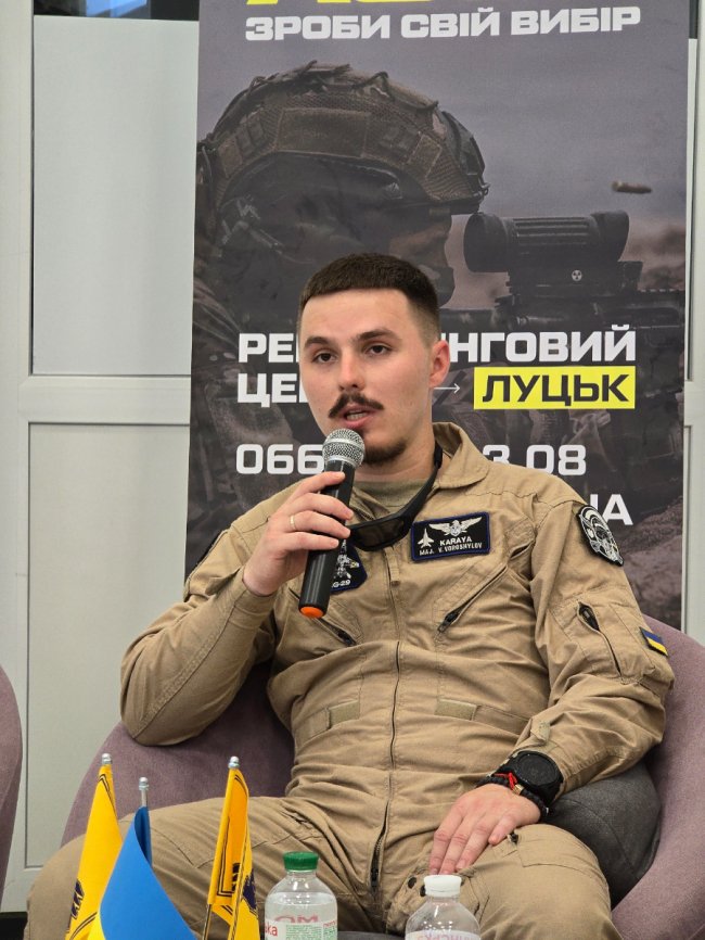 Луцьк відвідав Герой України, легендарний льотчик Вадим Ворошилов