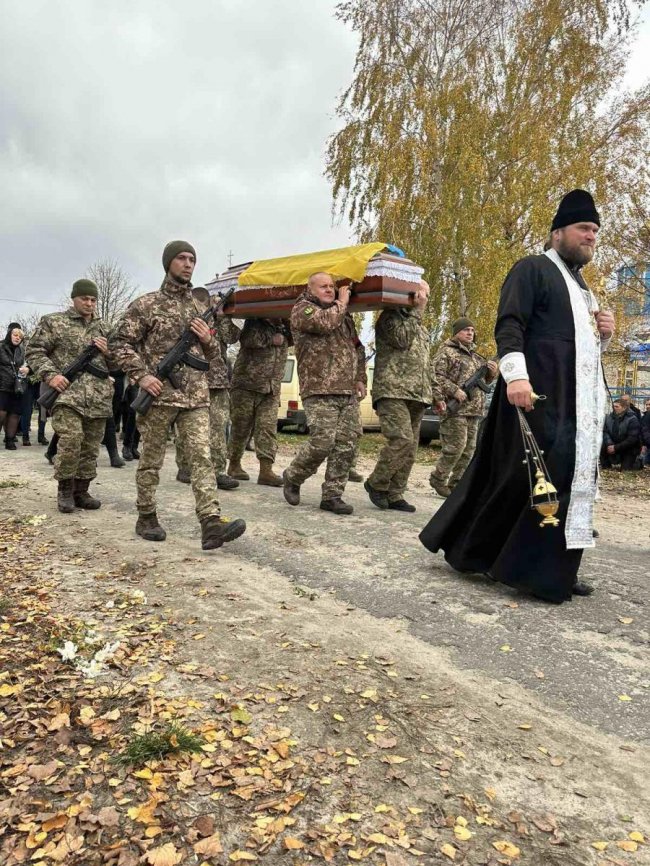 На Волині попрощалися із Володимиром Пахольчуком, чиє життя обірвала війна