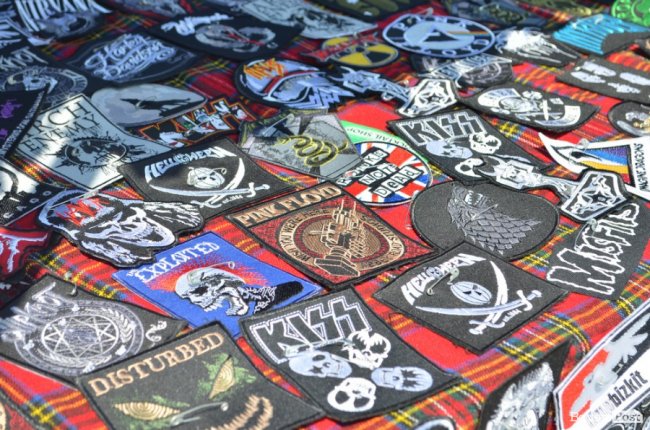 Від і до: які і за скільки сувеніри везуть з «Бандерштату». ФОТО