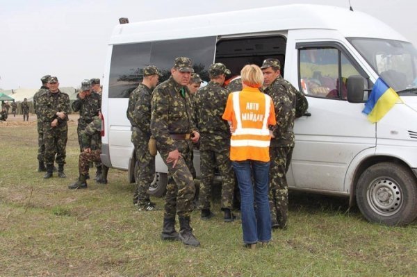 Допомога військовим Волині: писанки, запчастини та телевізор. ФОТО