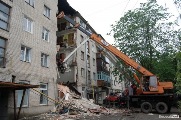 Обвал будинку в Луцьку. ФОТО