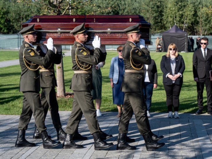 На Національному військовому кладовищі відбулися перші поховання