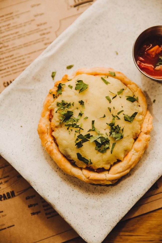 Локація, де смачно і красиво: чому варто піти у «Пай&Бургер» в центрі Луцька*