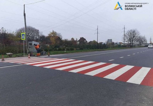 Показали, як завершують ремонт дороги між селами Струмівка та Підгайці. ФОТО