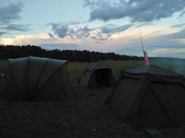 Як Вірастюк ловив рибу на волинському озері. ФОТО