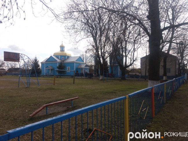 Директора волинської школи провели в останню дорогу. ФОТО