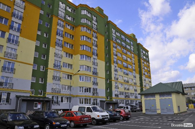 Будинок на проспекті Перемоги: парковка