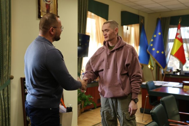 Більше півтора року був у полоні: у Луцьку зустрілися з Героєм Ігорем Павляком