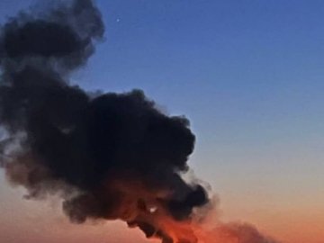 У Івано-Франківську в районі аеропорту пролунали вибухи 