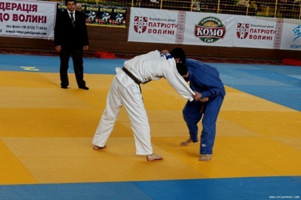 Як у Луцьку боролися хлопці та дівчата. ФОТО