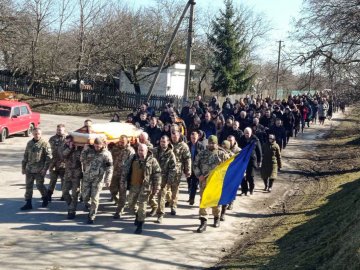 У Луцькому районі попрощалися із Героєм Олегом Пастуховим. ФОТО