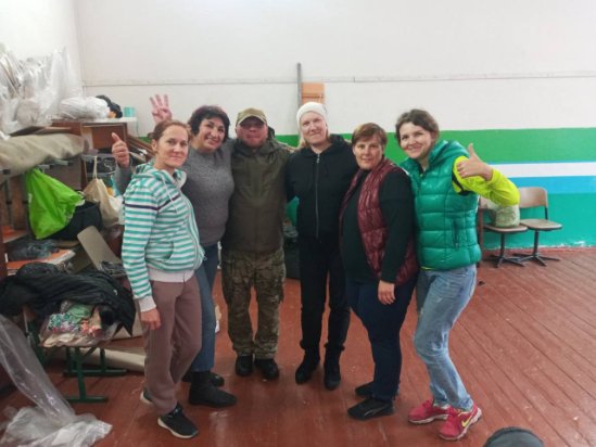 Про «знамениті плащі з Лукова», або Історія волонтерства однієї волинської громади