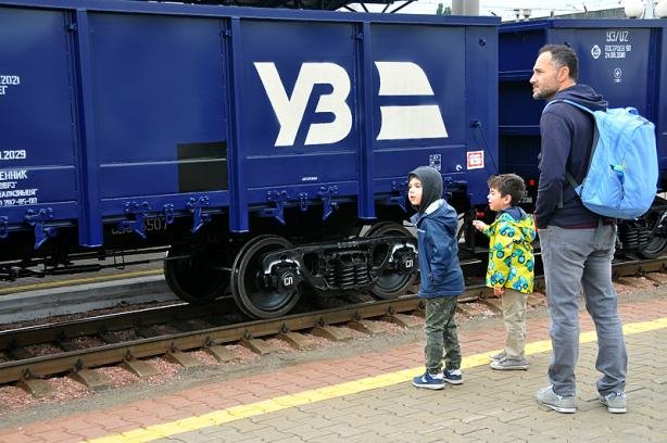Луцький дизайнер розказав, як допомагав міняти логотип «Укрзалізниці»