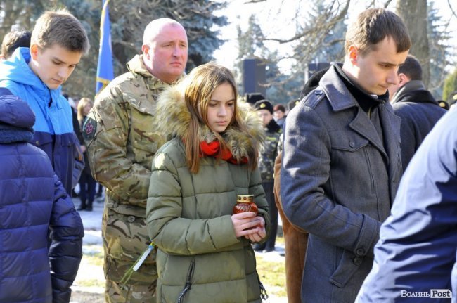 Сотні лучан вшанували пам’ять Героїв Небесної Сотні