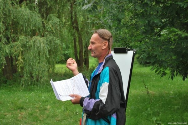 Як лучан у парку навчали історії. ФОТО