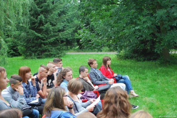 Як лучан у парку навчали історії. ФОТО