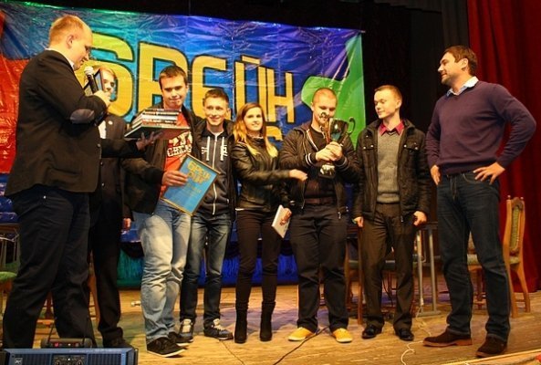 «Талановита молодь змінить Україну!» – кандидат у народні депутати Іванюк *