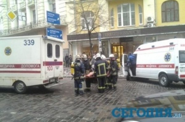 У Києві вибухнув ресторан з людьми. ФОТО