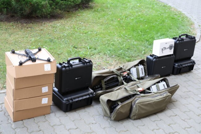 Воїни-захисники отримали квадрокоптери, системи РЕБ та іншу допомогу від Луцька. ФОТО 