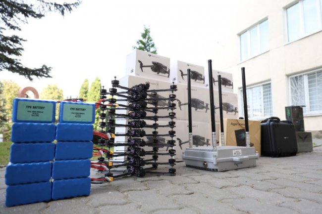 Воїни-захисники отримали квадрокоптери, системи РЕБ та іншу допомогу від Луцька. ФОТО 