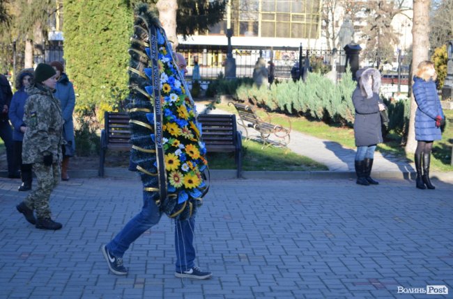 Загинув у день народження: Луцьк попрощався з воїном Віктором Лахаєм. ФОТОРЕПОРТАЖ