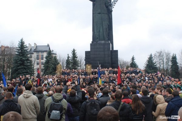У Луцьку поховали Героя Майдану. ФОТО