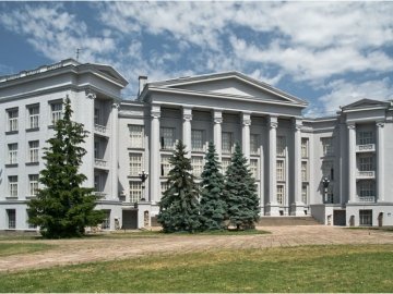 Нацмузей історії України відкрили після реконструкції з відновлення території