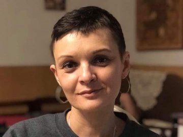 «Я не можу просто скласти руки і чекати зустрічі із Всевишнім», – онкохвора лучанка