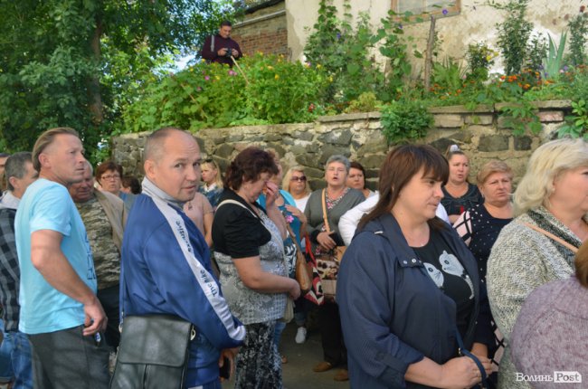 Як люди з Старого ринку «штурмували» Луцькраду. ФОТО. ВІДЕО